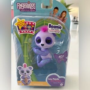 WowWee FINGERLINGS Finger‎ Tip Baby Panda Purple With Battery Sealed 2016 PKG